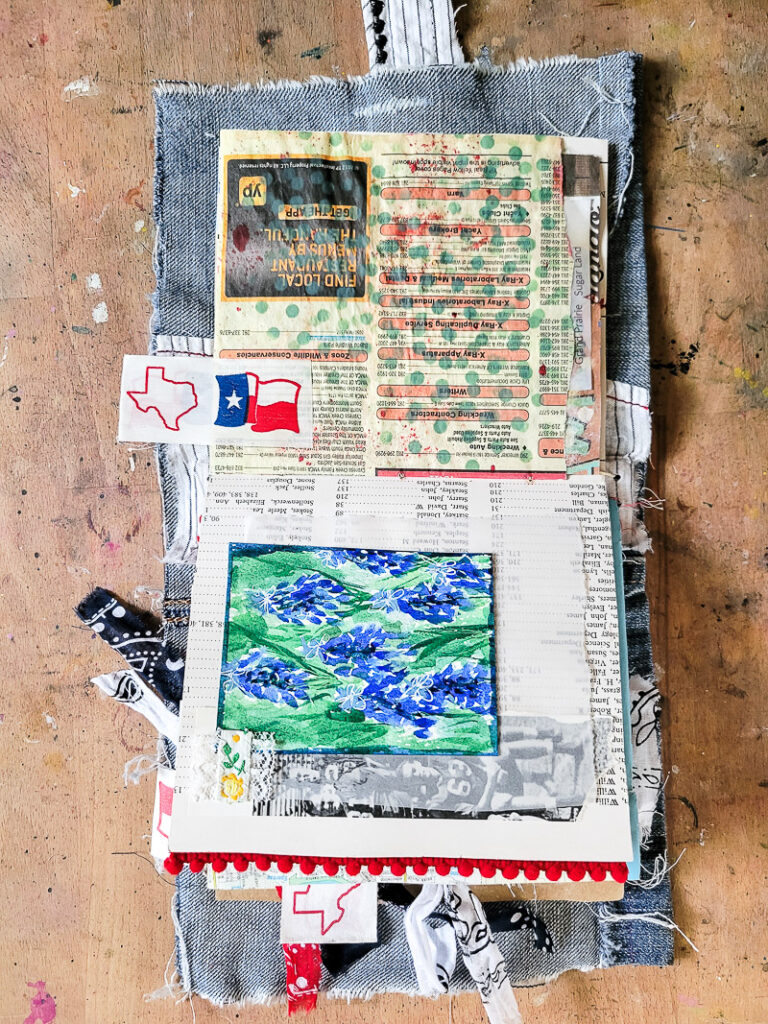 Grab some inspiration for your DIY junk journal of Texas. This is a great gift idea for someone missing their home state, a travel journal or just a vacation scrapbook! #journaling ideas #vacationscrapbook #DIYtraveljournal