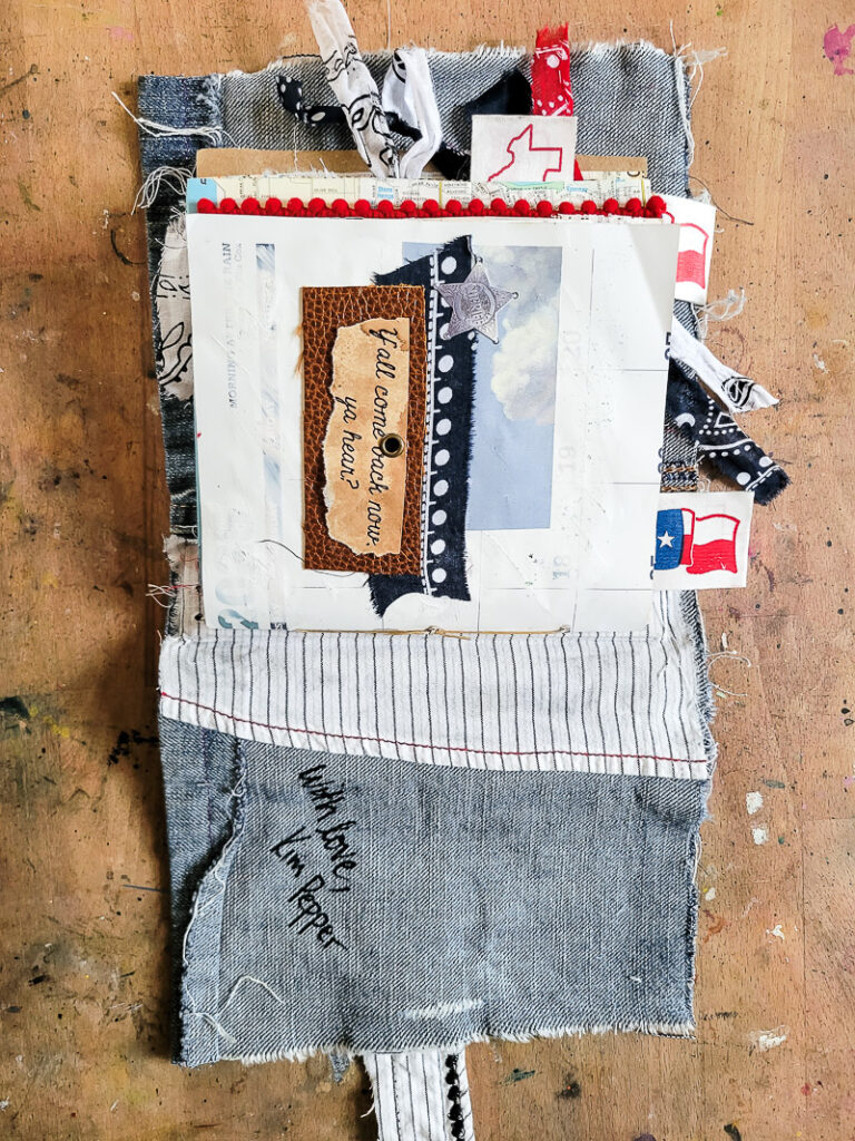 Grab some inspiration for your DIY junk journal of Texas. This is a great gift idea for someone missing their home state, a travel journal or just a vacation scrapbook! #journaling ideas #vacationscrapbook #DIYtraveljournal