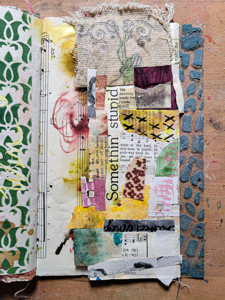 Want to deepen your faith walk and strengthen your creative practice? This list of ideas on how to create momentum and creative success will help you identify what's holding your creativity back! #artpractice #creativemindset #christiancreative #faithart #christianart
