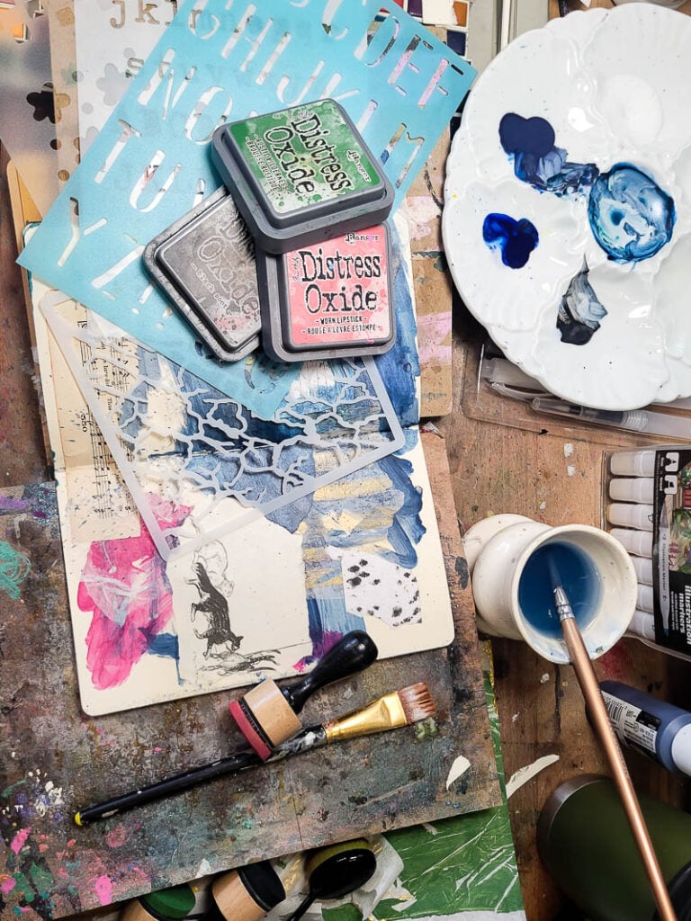 How to use Christian journaling, Bible study journaling, and faith art mixed media techniques to process emotions and find peace. Beginner friendly ideas for prayer journals, study journals, junk journals, and creative scripture lessons designed for Christian women who want healing and spiritual growth.