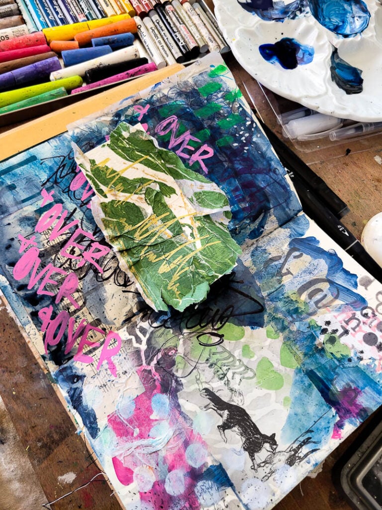 Easy Christian journaling ideas to heal your heart and find peace through Bible journaling, prayer journal prompts, and faith art mixed media tutorials. Beginner friendly guide to scripture study journaling, DIY journal pages, and creative healing ideas for Christian women who love Bible study, junk journaling, and faith based art lessons.