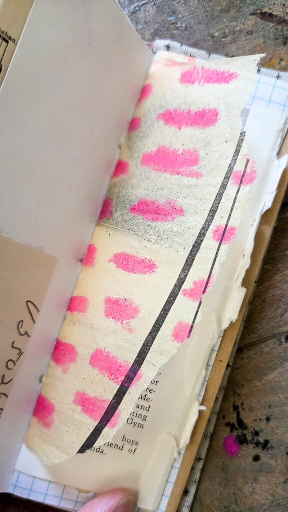 How to add texture to journal pages without making your journal bulky. Creative mixed media journaling ideas for Bible journaling, faith art journaling, junk journals, and prayer journals using simple beginner friendly layering and DIY texture techniques.