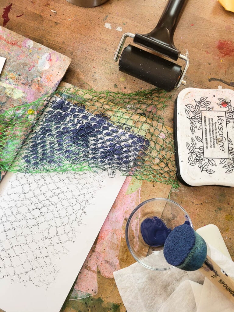 How to add texture to journal pages without making your journal bulky. Creative mixed media journaling ideas for Bible journaling, faith art journaling, junk journals, and prayer journals using simple beginner friendly layering and DIY texture techniques.