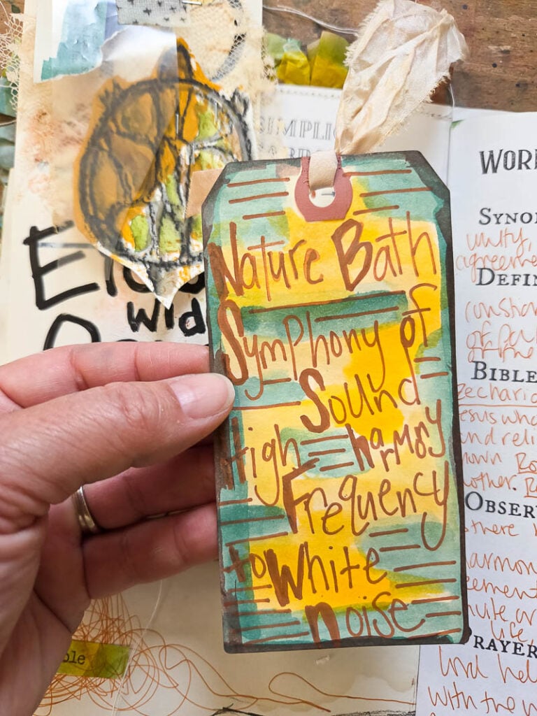Here is a list of 33 journal styles you can mix and match to find your journaling groove! Gratitude, memory keeping, scripture, prayer, faith art, mixed media, all kinds of journaling ideas in this list! #journalideas #journalprompts