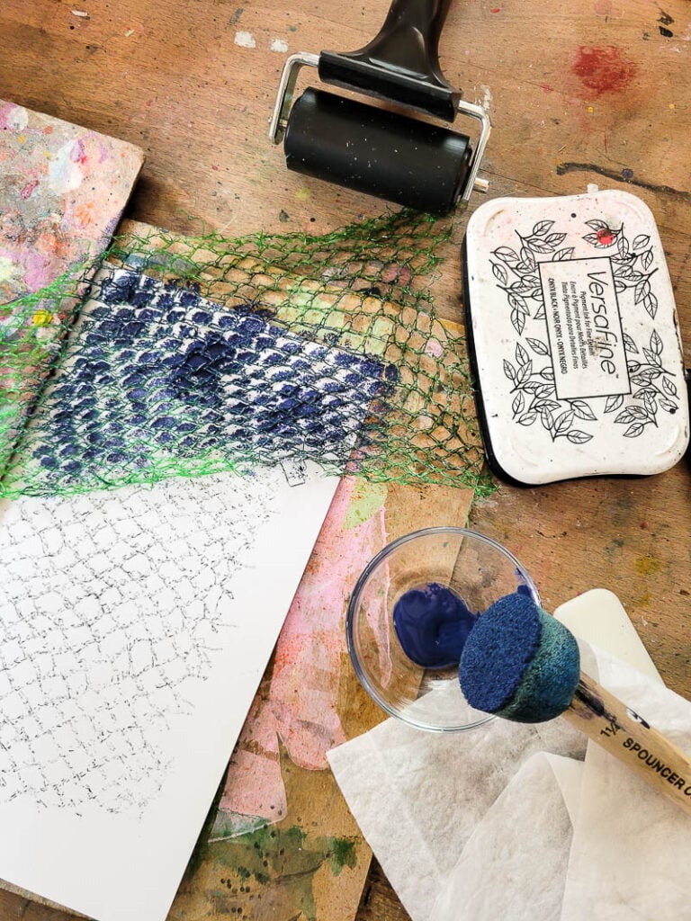 you have a ton of mixed media art tools just waiting to be used in your house! Check the kitchen drawers for these tool ideas you probably already have. #arttools #mixedmediaideas
