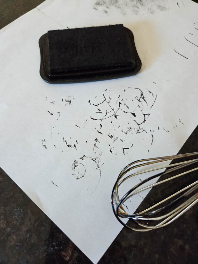 What can I use as a stamp? Ever ask that? Try this list of stamp ideas from common object you have around the house, perfect for budget friendly mixed media journaling.