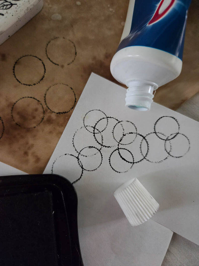 What can I use as a stamp? Ever ask that? Try this list of stamp ideas from common object you have around the house, perfect for budget friendly mixed media journaling.