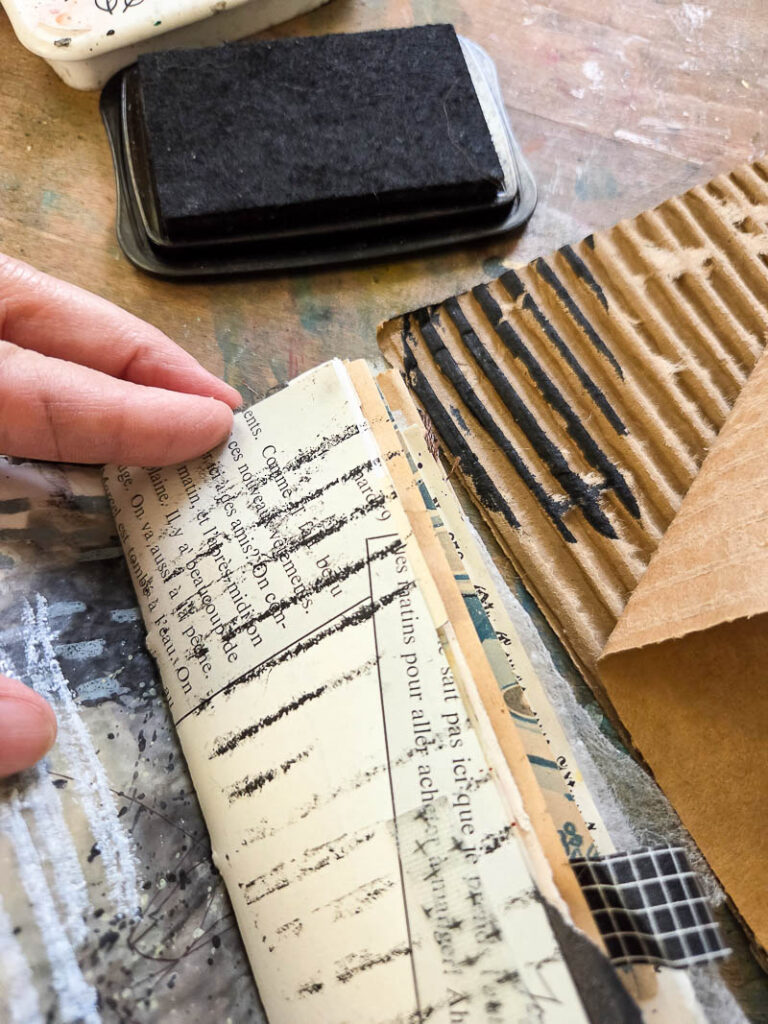 A printable list of Everyday items you can use as stamps in your mixed media art, this list of ideas is fun and budget friendly! #stampideas #cheapstamps