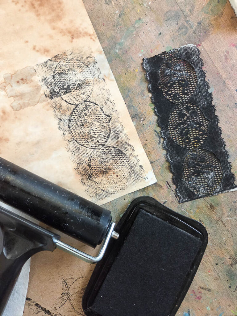 What can I use as a stamp? Ever ask that? Try this list of stamp ideas from common object you have around the house, perfect for budget friendly mixed media journaling.